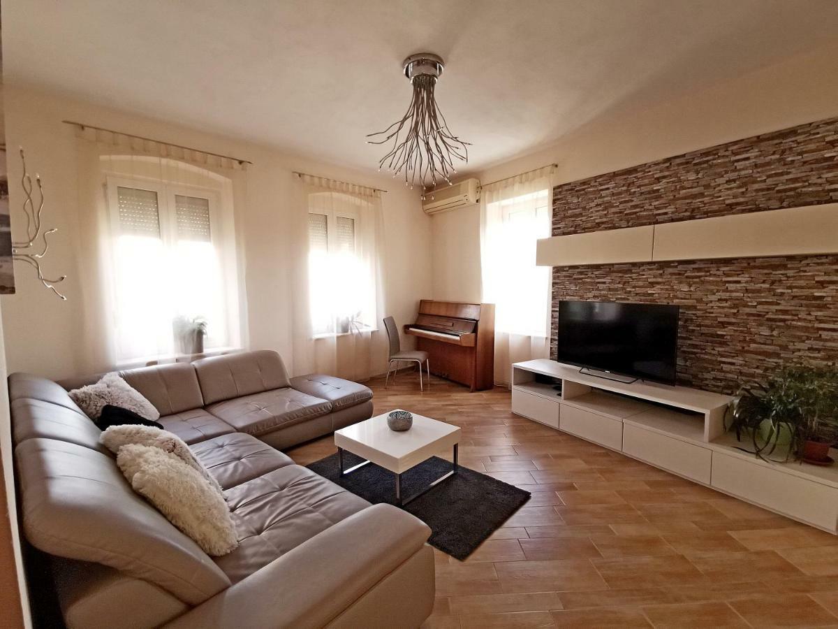 Golden View Apartment Rijeka Bagian luar foto