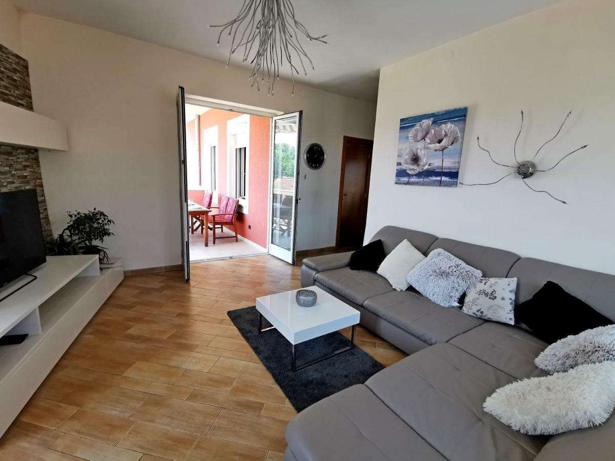 Golden View Apartment Rijeka Bagian luar foto